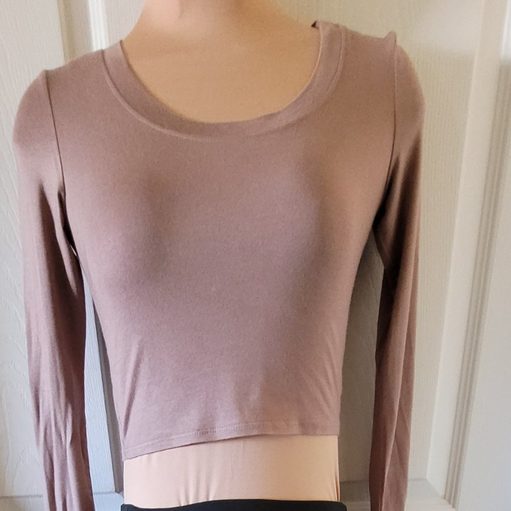 Long sleeve crop top